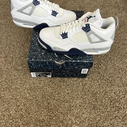 Air Jordan 4 Retro Midnight Navy Size 10.5