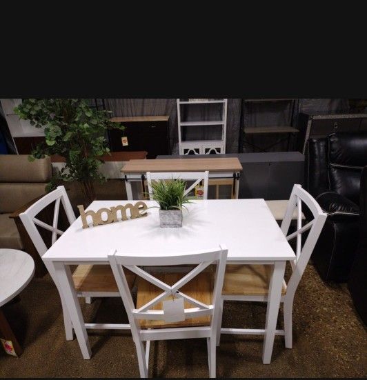 Small White And Natural Dining Set (NEW)