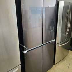 All features Samsung Refrigerator Fridge Freezer on Bottom