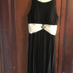 Dress Barn Collection Black / White Size 10 Party/Cocktail Dress