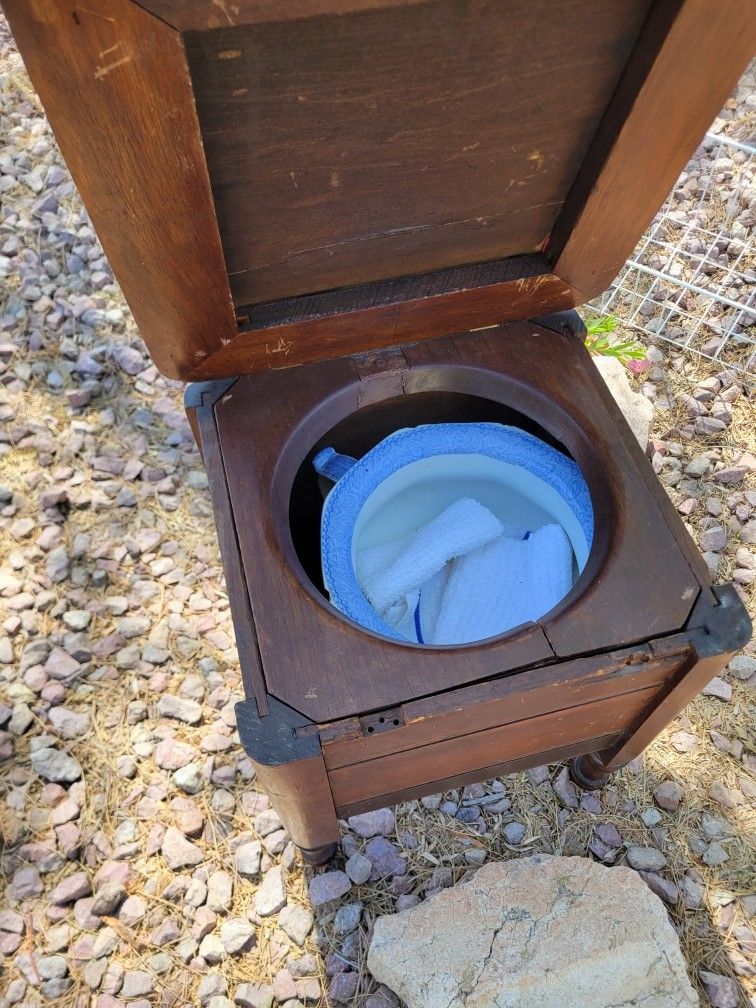 Chamber Pot ( Antique Potty )