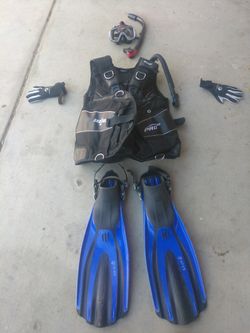Scuba diving gear