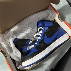 Court borough mid 2 black/game royal