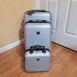 ZIP'N JET Luggage Set of 3. Size 24×16×10 in and 20×14×8 in Suitcase. NEW. 