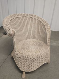 Vintage Pier 1 wicker chair