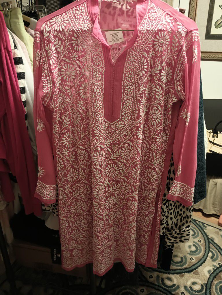 Beautiful pink and white India tunic size M