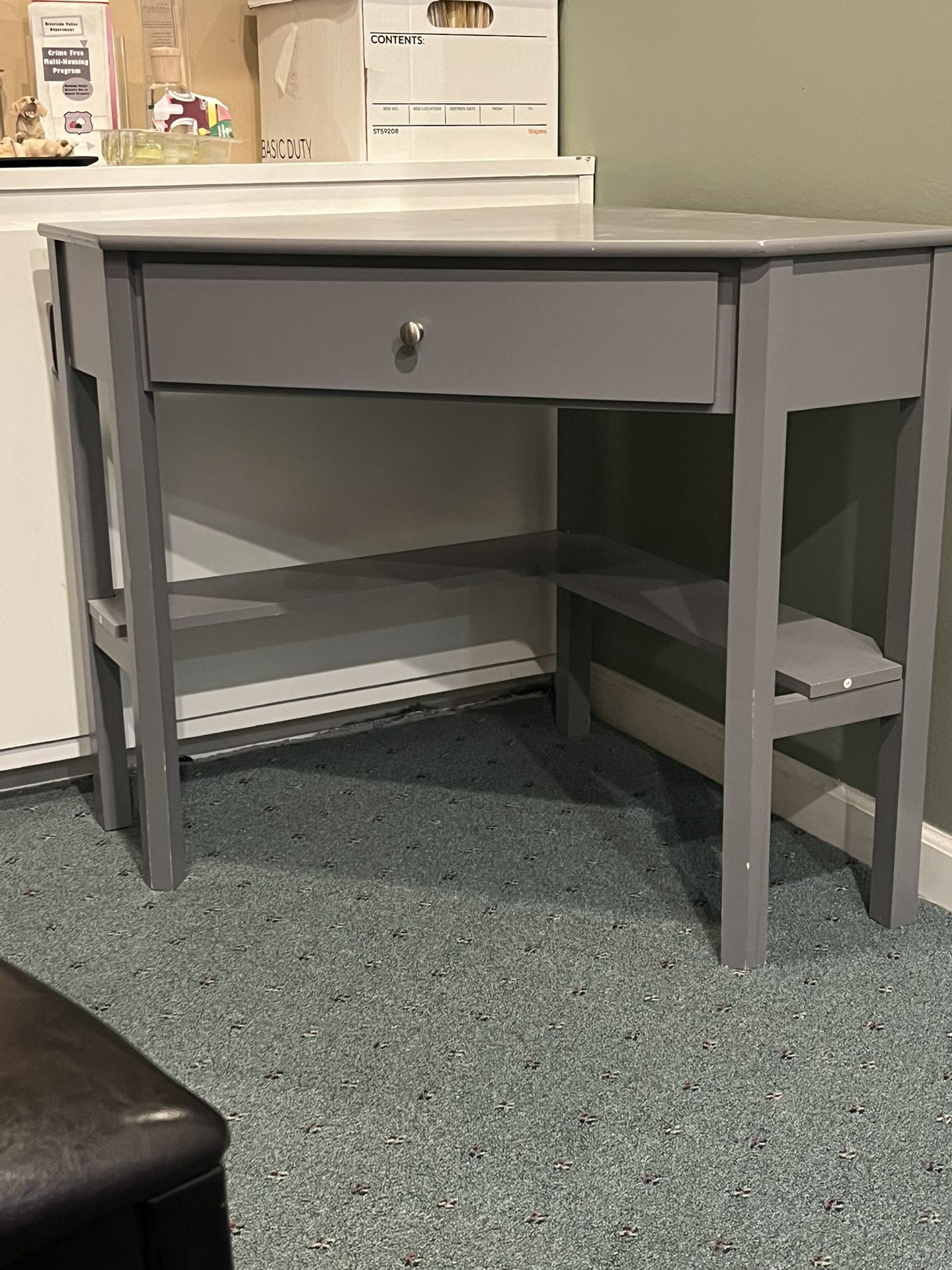 Corner Table