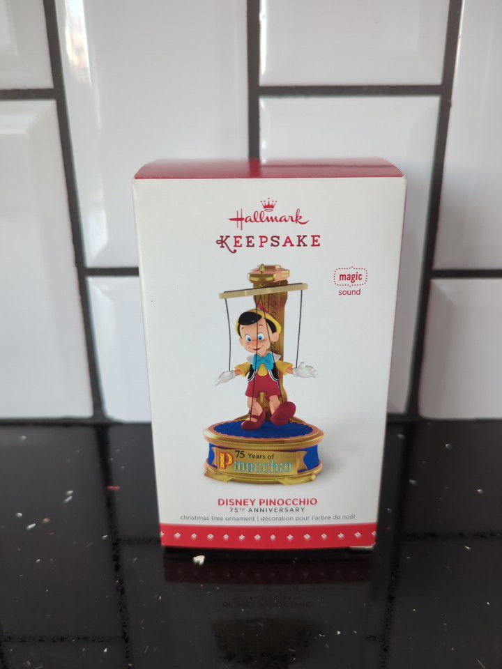 Disney's PINOCCHIO 75TH ANNIVERSARY Hallmark Keepsake Ornament  2015
