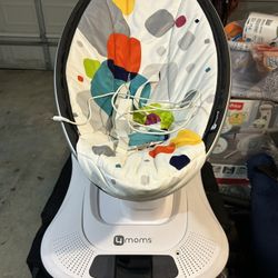 4moms MamaRoo Multi-Motion Baby Swing