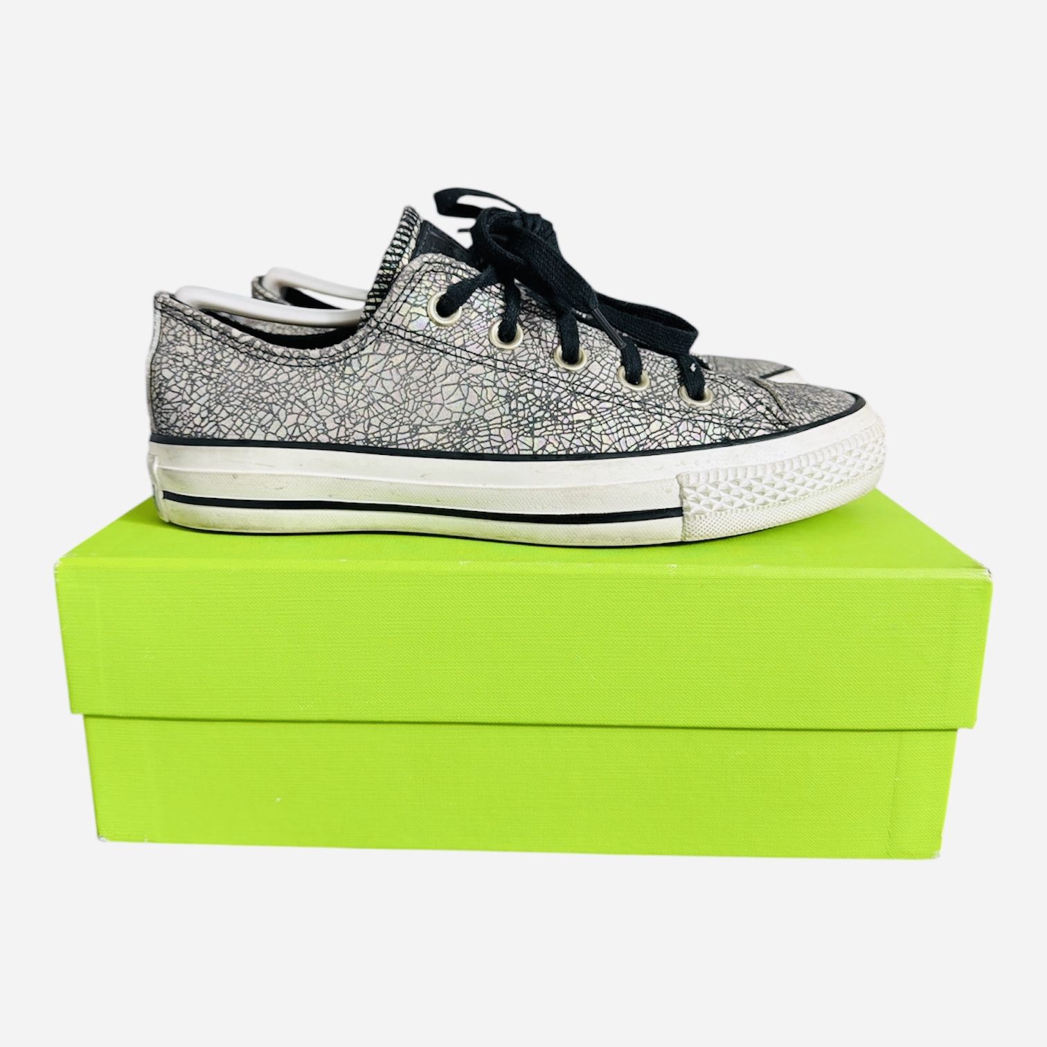 Converse All Star Women Size 6 Shoes Gray Low Top Leather 551591C