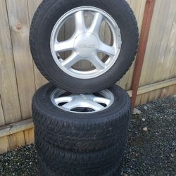 GMC/Chevy 17inch rims and studded snow tires  245/65/R17