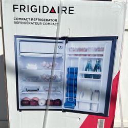Fridgedaire  Compact Refrigerator 