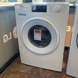$899 - CANOGA PARK - Miele Washer - 1 Left
