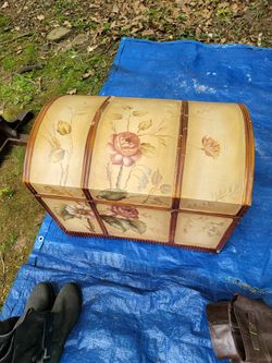 Decorative Chest/Trucnk