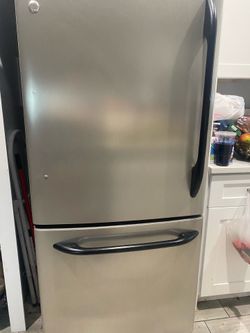GE REFRIGERATOR
