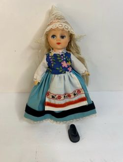 Dolls of All Nations Made in Hong Kong Movable eyes 7.5" Holland
