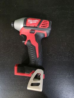 Milwaukee
M18 18V Lithium -lon Cordless 1/4 in. Hex Impact Driver (Tool-Only)
