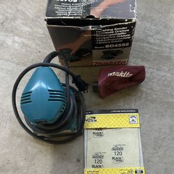 Makita Finishing Palm Sander Corded Electric B04552
