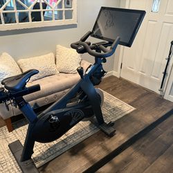 Spin Bike/Exercise -Soul Cycle/Equinox, Stages