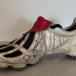 David Beckham Personally Worn/Signed Adidas Predator Mania Champagne Gold Boot - SEND OFFERS! 