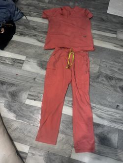 Figs Size L