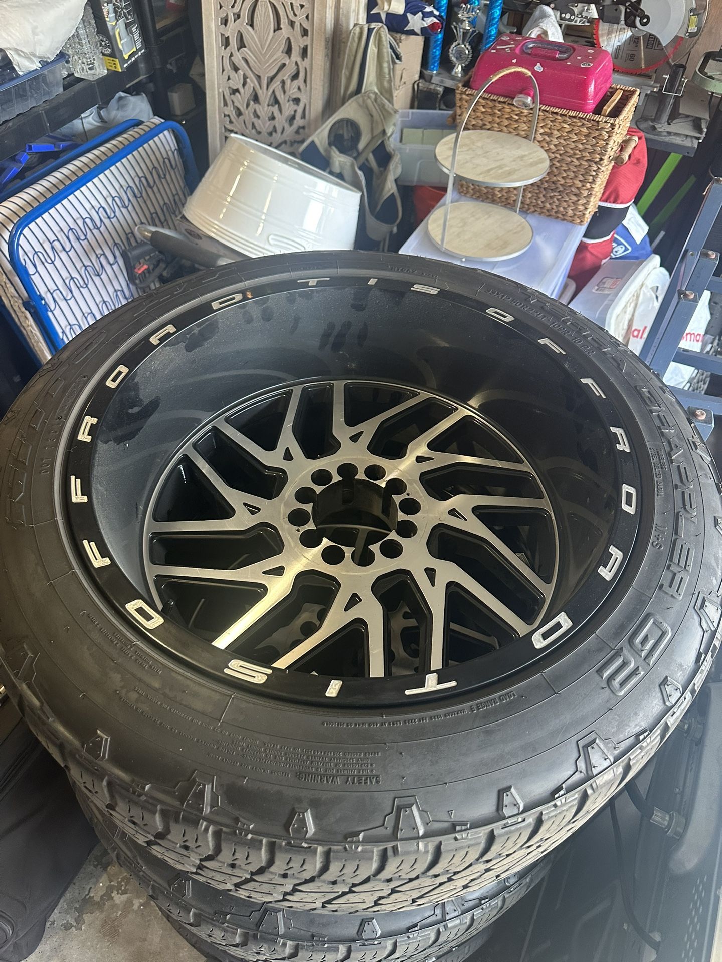 Set of rims I no longer need them, they’re taking up space.