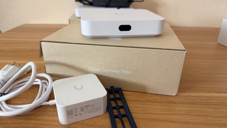 Unifi Cloud Gateway Max