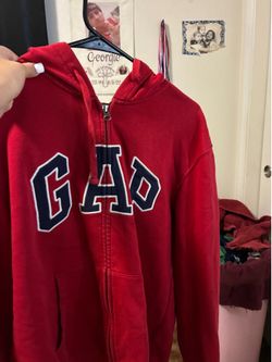 Gap sweater