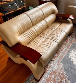 FREE COUCH/SOFA