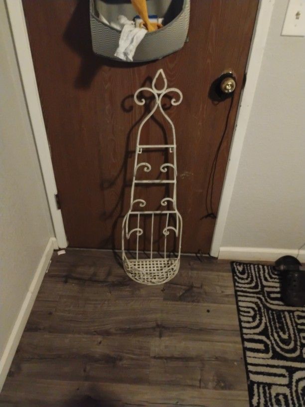 Distressed Barhroom Towel Holder