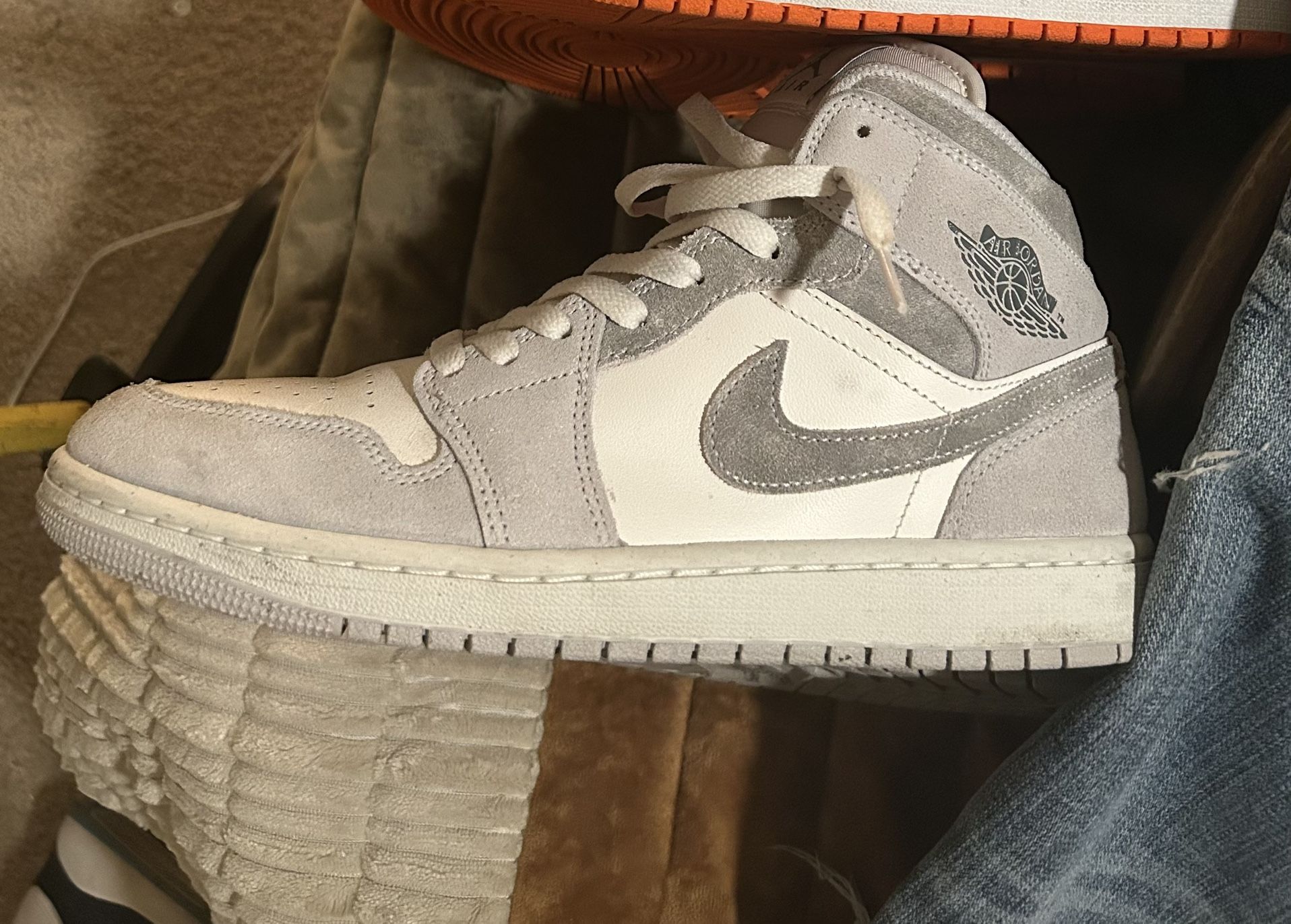 Guy Grey Jordan 1