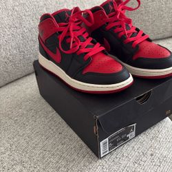 5Y Air Jordan 1 Mid se 