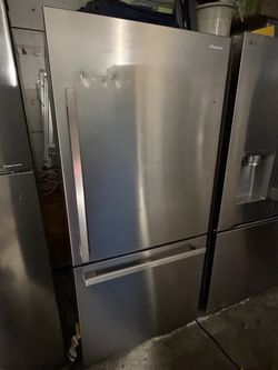 Refrigerator Hisense