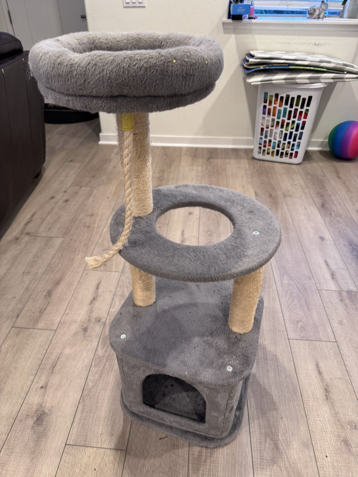 CAT TREE