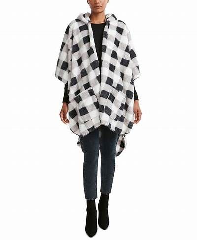 STEVE MADDEN
Sherpa Hooded Open Front Poncho