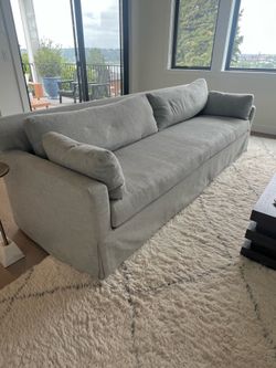 Restoration Hardware Moroccan area rug 10x14