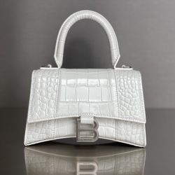 A fashionable women's handbag