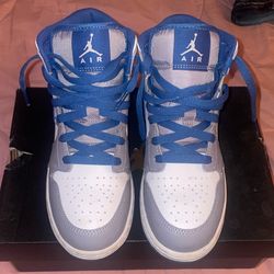 Air Jordan’s 1 MID (Grade School 5.5y)