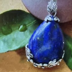 Natural Lapis Lazuli, Quartz, Crystal Stone, Teardrop Gemstone. BX-0094