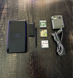 Nintendo DS Lite Onyx Black Bundle with 3 Games