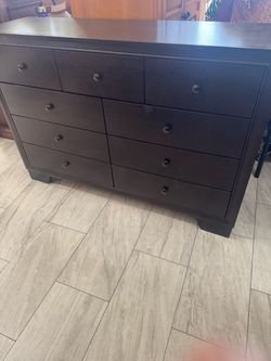 Long dresser 38.5Hx57Wx16.5D