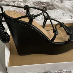 Black Tall Wedge Shoes 7 1/2