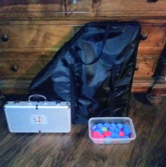 Brand New Poker Table & Chips