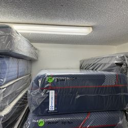 TWIN XL SEALY POSTUREPEDIC ELITE HYBRID MATTRESS & BOX SPRING BED SET