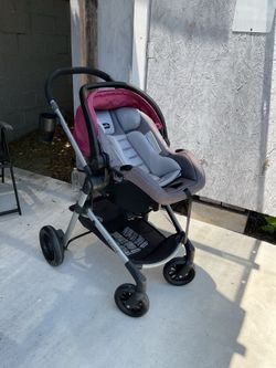 Evenflo pivot Stroller and carseat