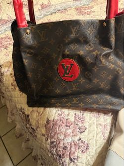 12  hand bag and purse