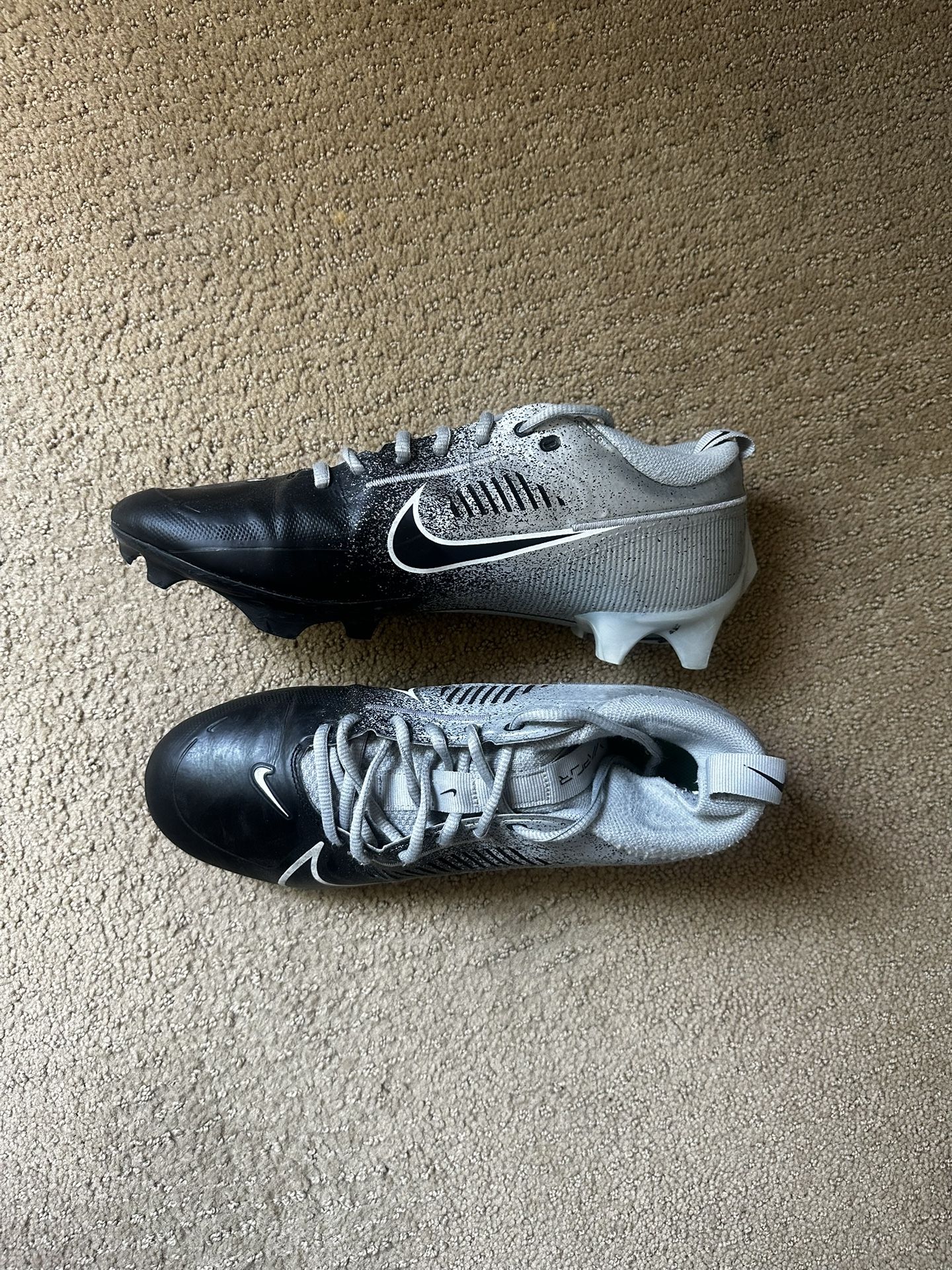 Used Nike Football Cleats 10.5