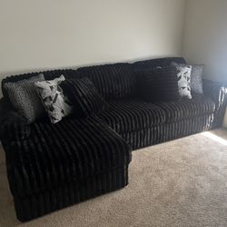 Black Sectional Couch 