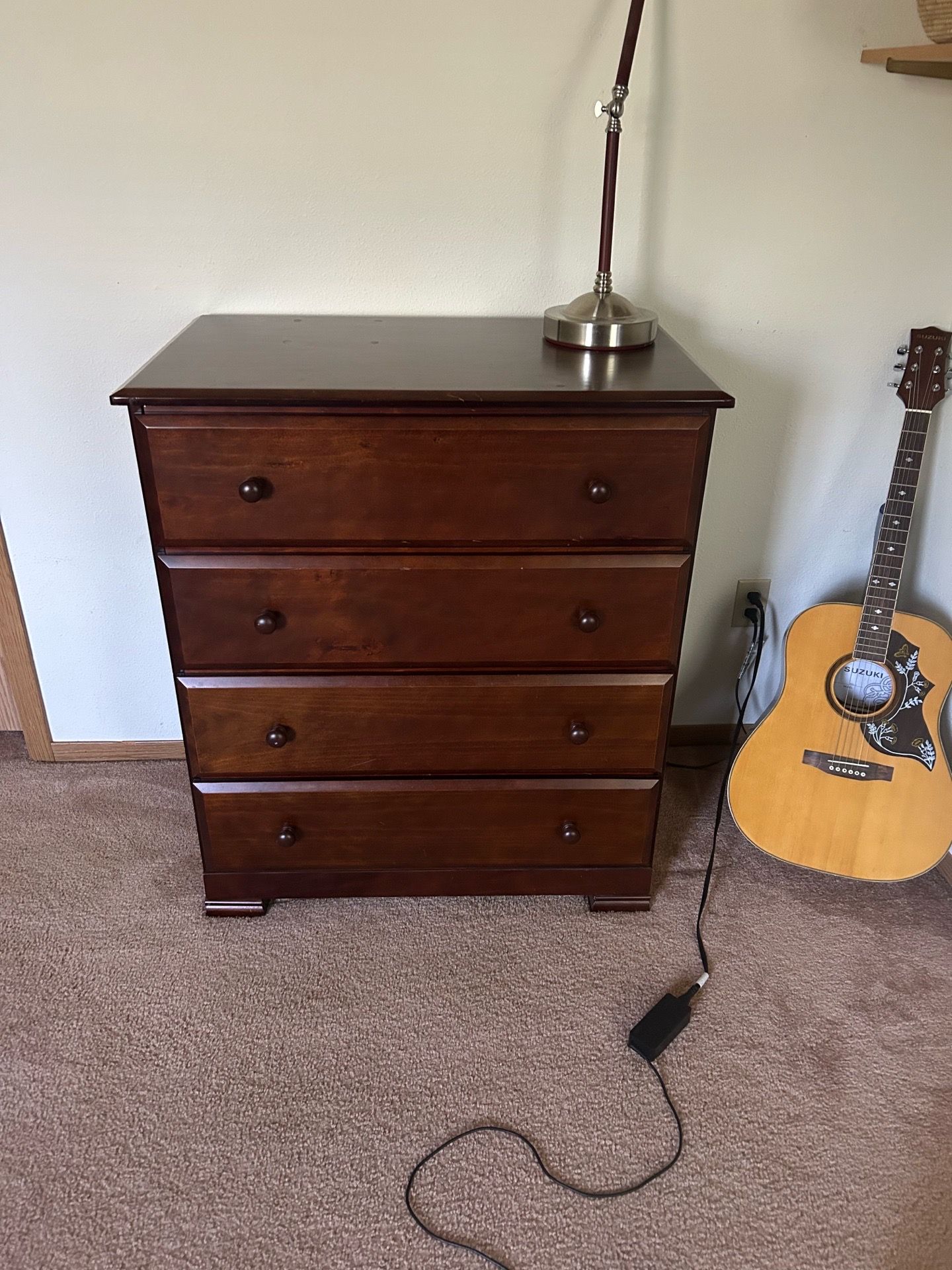 4 drawer dresser 33” wide x 38” height x 21” deep