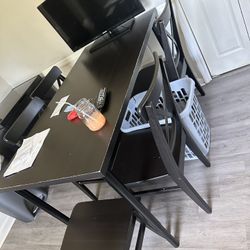 IKEA Kitchen Table And 5 Chairs 